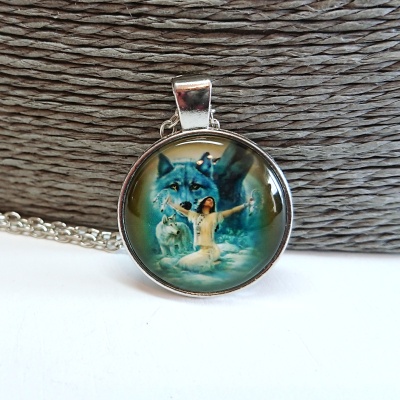 Native American Wolf Pendant - 2 Colours